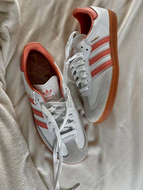 Colored Sneakers, Samba Sneakers, Trendy Shoes For Women Sneakers, Samba Colors, Adidas Samba Peach Outfit, Samba Rose, Adidas Samba Shoes, Orange Sambas, Orange Samba