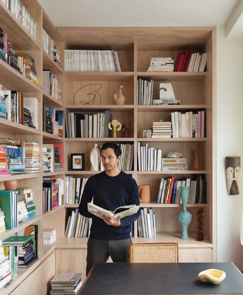 Giancarlo Valle, New York Townhouse, Pierre Paulin, Office Chic, Apartment Architecture, Living Room Shelves, Pierre Jeanneret, Library Design, Miami Design