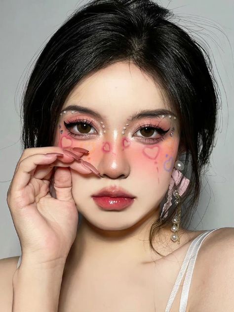 Make Up Karakter, Makeup Karakter, Concert Makeup, Korean Makeup Look, Makeup Board, Make Up Inspo, Crazy Makeup, Creative Makeup Looks, Editorial Makeup