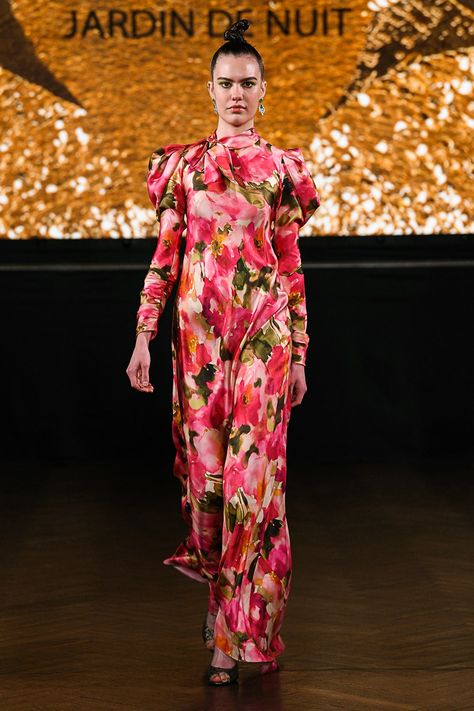 Floral Runway Fashion, Naeem Khan 2023, Floral Dress Runway 2023, Ss24 Runway Prints, Dries Van Noten Spring 2024, Fashion Runway Show, Naeem Khan, Royal Dresses, Womenswear Fashion