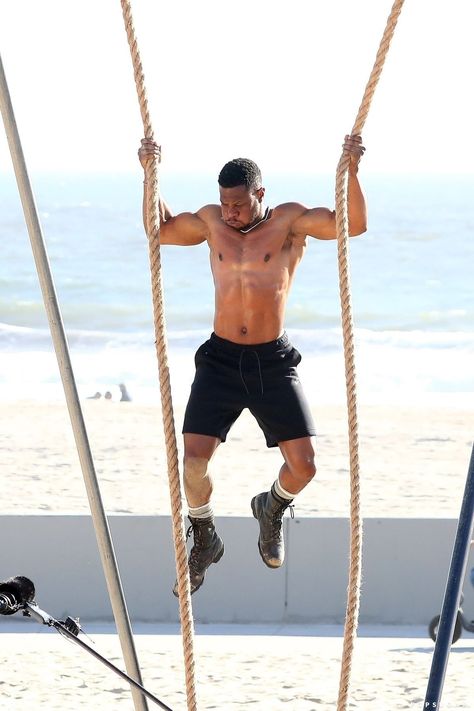 Johnathan Majors Creed 3, Jonathan Majors Creed 3, Bowflex Workout, Physique Goals, Jonathan Majors, Creed Movie, Hot Fuzz, Creed 3, Film Scenes