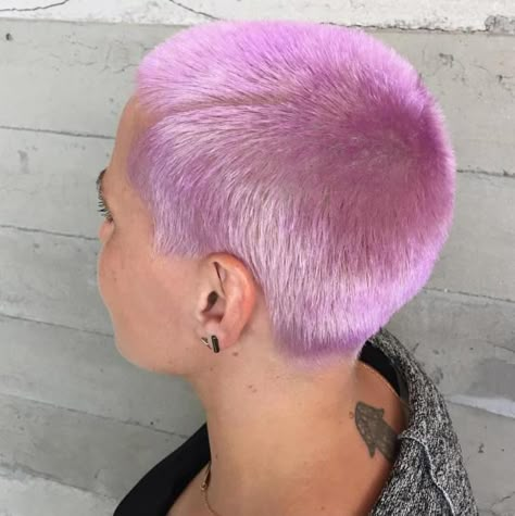 Extra Short Pastel Pink Hairstyle Buzzed Hair Women, Shaved Head Designs, Cotton Candy Hair, Shaved Hair Designs, Buzzed Hair, Girl Hair Colors, Candy Hair, Lilac Hair, Bald Hair