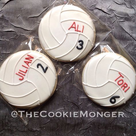 Volleyball Cookies @TheCookieMonger Orders: email thecookiemonger@outlook.com Volleyball Desserts, Volleyball Cupcakes, Volleyball Cookies, Volleyball Birthday Party, Volleyball Crafts, Club Volleyball, Volleyball Ideas, Heart Clay, Banquet Decor