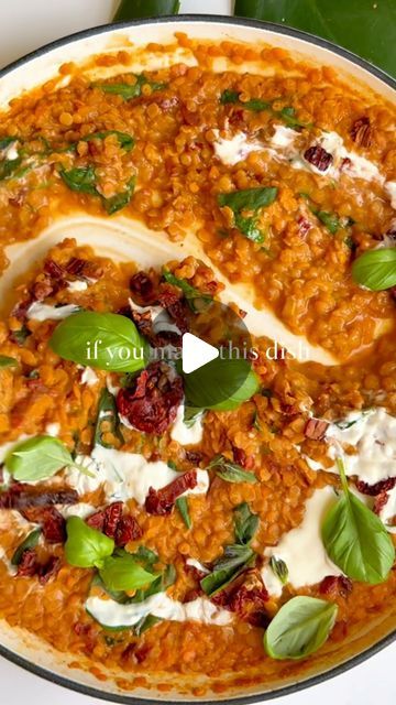 Gigi Grassia | quick protein-packed vegan recipes on Instagram: "MARRY ME LENTILS Protein per serve: 33.5 INGREDIENTS(makes 2-3 portions) Soffritto *** 1 celery stick 1 carrot 1 small white onion 2 garlic cloves 300gr (1 ½ cup) red split lentils (dry) (P 72gr) 1 tbsp sundried tomato oil (from the jar) Fresh rosemary 1 tbsp tomato paste 10-12 sundried tomatoes (possibly drained from the oil if you have the jarred ones) (P 4gr) 200ml (1 cup) milk alternative (I used soy but you can use coconut or oat) (P 6gr) 700ml (3 cups) vegetable stock Handful baby spinach (P 3gr) 4-5 tbsp nooch (P 15gr) METHOD -finely chop celery, carrot, onion and garlic - wash and dry the lentils (optional) - in a non-stick pan add a good glug of oil, the sun dried tomatoes oil and add the chopped veggies. A Marry Me Lentils, Gigi Goes Vegan, Lentils With Carrots And Celery, Chickpea Sundried Tomato, Red Lentil Pasta Recipes Vegan, Vegan Sundried Tomato Pasta, Adas Polo, Vegan Red Lentil Curry, Tomato Oil