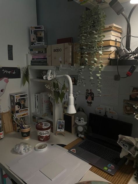 Desk Ideas Aesthetic Grunge, Desk Inspo Grunge, Desk Ideas Grunge, Desk Ideas Dark, Grunge Desk Ideas, Dark Desk Setup, Ikea Desk Aesthetic, Skz Room Decor, Straykids Room Decor