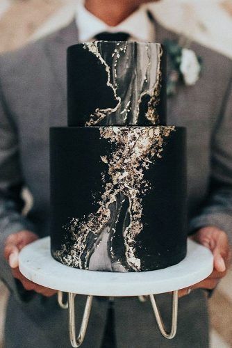 black and white wedding cakes black in the hands of the groom with a marble pattern jessie schultz photographer via instagram #WeddingIdeasBlackAndWhite Black And White Cake, Black And White Wedding Cake, Black And Gold Wedding, Black Wedding Cakes, Dark Wedding, White Wedding Cakes, Gold Wedding Cake, Gold Cake, White Wedding Cake