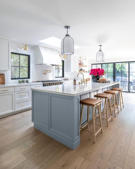 California Coastal Kitchen, White Modern Kitchen Ideas, Modern Classic Kitchen, Blue Kitchen Island, Light Blue Kitchens, Kitchen Addition, Light Wood Floors, White Oak Floors, Classic Kitchen