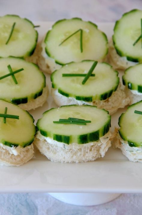 Open Faced Cucumber Tea Sandwiches Cucumber Tea, Chip Dips, High Tea Food, Cucumber Tea Sandwiches, Tea Sandwiches Recipes, Picnic Sandwiches, Party Sandwiches, Open Faced Sandwich, Cucumber Sandwiches