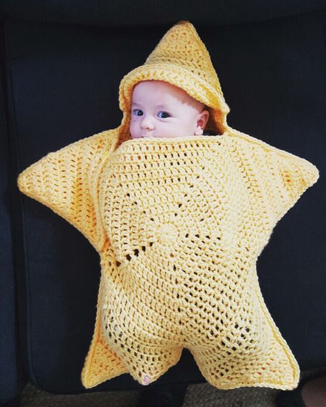 Starfish Halloween baby costume Starfish Baby Costume, Crochet Baby Star Cocoon, Crochet Baby Halloween Costume, Crochet Baby Halloween, Starfish Costume, Baby Starfish, Crochet Starfish, Crochet Baby Costumes, Dj Photo