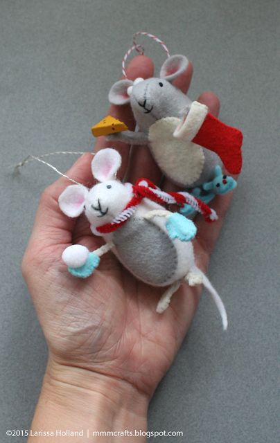 Stuffed Mice, Ann Wood, Mouse Crafts, Felt Crafts Christmas, Felt Mouse, Felt Projects, Wool Projects, Felt Patterns, Christmas Mouse