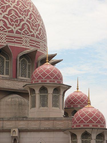 Pink Mosque Wallpaper, Islamic Architecture Mosques, Pink Mosque Aesthetic, Mosque Dome Design, Pink Mosque Iran, Antique Haram, Putra Mosque, Calligraphy Paintings, Islamic Mosque