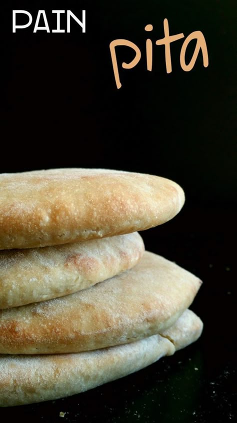 Pain Pita #recette #végétal #vegan Pan Pita, Pain Pita, Cooking Bread, Halal Recipes, Best Vegan Recipes, Love Eat, Bread Recipes Homemade, Bread Dough, International Recipes