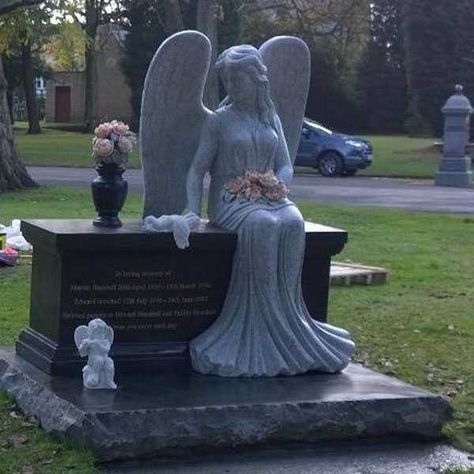 Angel Tombstone, Headstones For Graves, Monument Ideas, Headstone Designs, Garden Animal Statues, Granite Memorial, Grave Headstones, Tombstone Designs, Cherub Sculpture