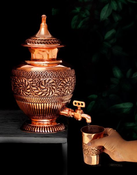 Advantages Of Drinking Water, Indian Kitchen Utensils, Small House Design Kerala, Copper Kitchen Decor, Storing Water, New Kitchen Gadgets, Copper Utensils, Copper Vessel, Contemporary House Exterior