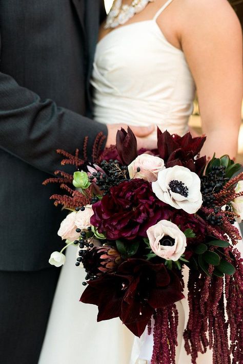 Moody Wedding Flowers, Dark Red Wedding, Vampire Wedding, Small Bridal Bouquets, Dark Wedding Theme, Wedding Color Pallet, Red Bouquet Wedding, Red Bouquet, Scotland Wedding