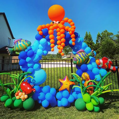 Nemo Birthday Party, Balloon Arch Decorations, Nemo Birthday, Bubble Guppies Party, Ocean Birthday Party, Mermaid Birthday Party Decorations, Shark Themed Birthday Party, Ocean Birthday, Baby Birthday Themes