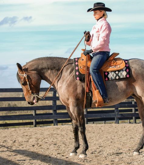 Improve Your Western Horsemanship - Horse&Rider Western Horsemanship, Training Horses, Ranch Riding, Western Horses, Equestrian Helmet, Horse Training Tips, Western Riding, Western Pleasure, Riding Hats