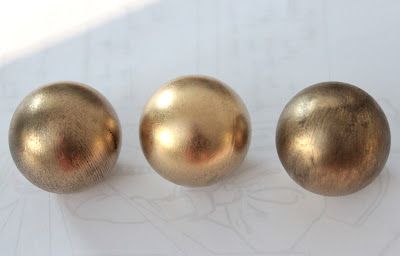 How To: Create An Antique Brass Finish - Shine Your Light Antique Brass Spray Paint, Brass Spray Paint, Silver Light Fixture, Paint Door Knobs, Rub And Buff, Spray Paint Furniture, Rh Teen, Gold Spray Paint, Black Acrylic Paint