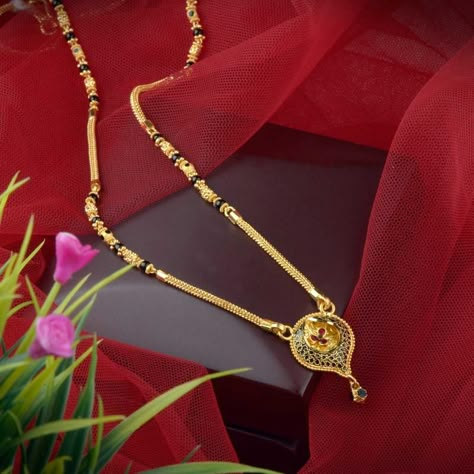 Waman Hari Pethe Sons Waman Hari Pethe Mangalsutra Short, Waman Hari Pethe Mangalsutra, Mini Ganthan Design Gold, Mini Mangalsutra Designs Gold, Ganthan Design, Short Mangalsutra Designs Gold, Malabar Gold Jewellery, Short Nallapusalu, Mini Mangalsutra