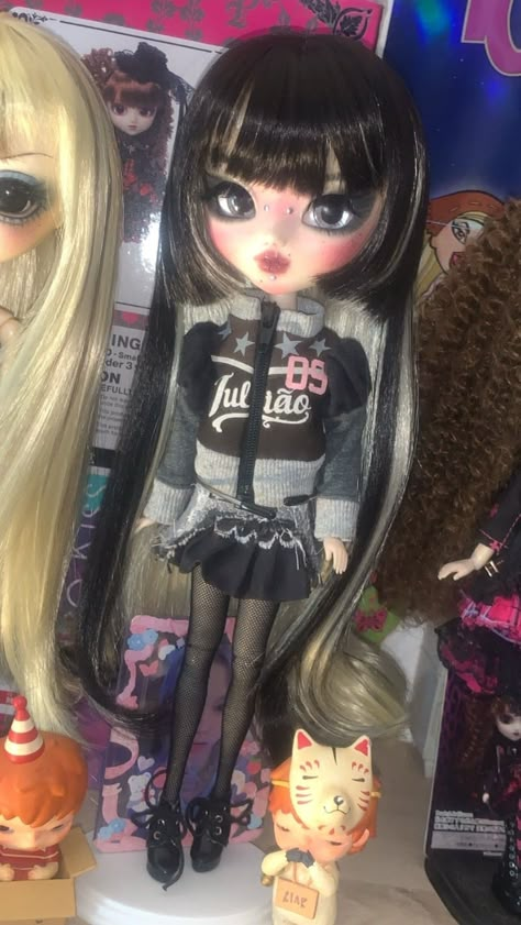 @princesskevdoll Pullip Custom, Pullip Doll Collection, Scene Blythe Doll, Monster High Repaint Ooak Art Dolls, Pullip Dolls Gothic, Blythe Doll Goth, Brat Doll, Art Toys Design, Ugly Dolls