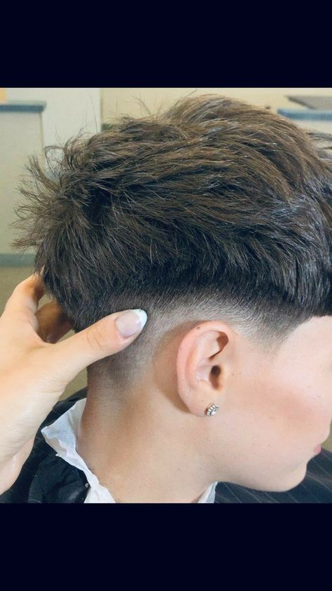 Low Taper Fade Haircut, Fade Haircut Styles, Short Fade Haircut, Mens Haircuts Short Hair, Low Fade Haircut, Men Haircut Curly Hair, Taper Fade Haircut, Mens Hairstyles Thick Hair, Wavy Hair Men