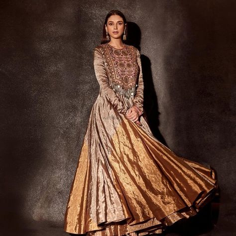 Presenting New Bride Outfit Inspirations From Aditi Rao Hydari's Closet! Aditi Rao Hydari, Aditi Rao, Angrakha Style, Designer Anarkali Suits, Celebrity Casual Outfits, New Bride, Desi Fashion Casual, Royal Brides, Indian Dresses Traditional