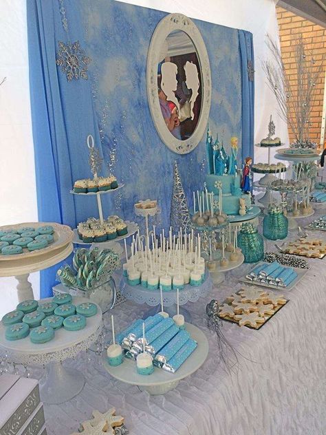 Frozen Cake Table Decorations, Frozen Theme Candy Table, Frozen Sweet Table Ideas, Frozen Cake Table Ideas, Frozen Dessert Table Ideas, Frozen Candy Table Ideas, Elsa Dessert Table, Frozen Party Dessert Table, Frozen Birthday Party Dessert Table