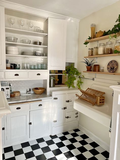 1920 Kitchen Design, 1920 Kitchen, Wood Kitchen Shelves, 1920s Apartment, Minneapolis Apartment, 1920s Interior, 1920 Home, 1920s Kitchen, Diy Kitchen Shelves