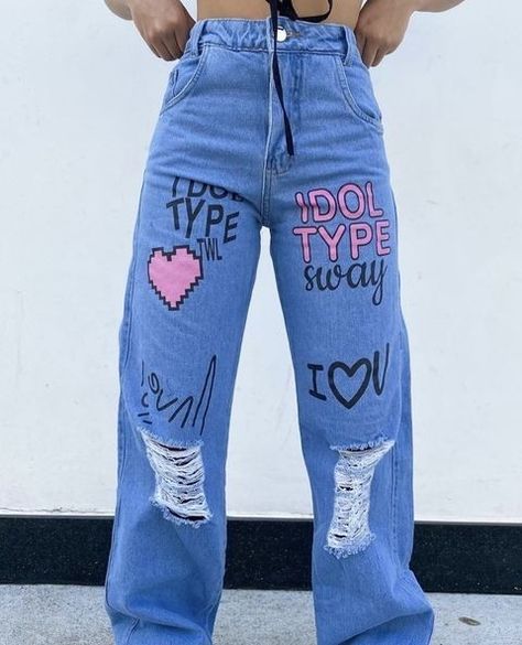 Mommy Jeans, I Love Sleeping, Custom Jeans Diy, Punk Style Outfits, Custom Jeans, Cute Pants, Jeans Wide, Like A Cat, Classy Casual Outfits