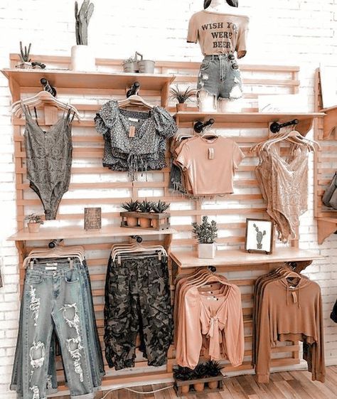 Clothing Boutique Decor, Clothing Boutique Interior, Boutique Store Displays, A Clothing Store, Clothing Store Displays, Clothing Store Interior, Desain Pantry, Clothing Store Design, Boutique Inspiration