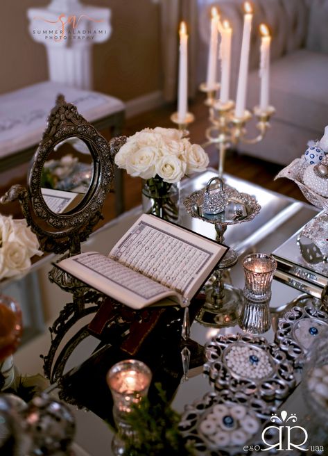 Iraqi Wedding Traditions, Nikkah Ceremony Decor, Engagement Party Table Setting, Sofreh Aghd Decoration, Kateb Kitab, Katib Kitab, Iraqi Wedding, Khatam Quran, Engagement Party Table