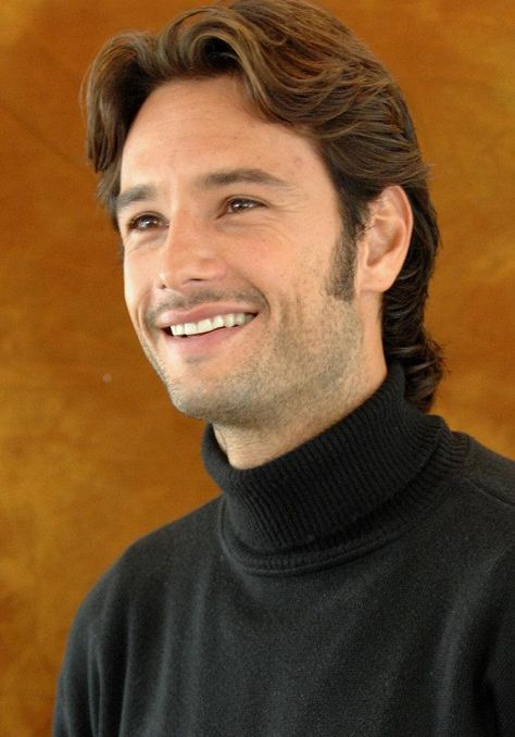 Rodrigo Santoro, Spanish Men, Man Icon, Attractive People, Man Crush, Pretty Men, Olympia, Celebrity Crush, Actors & Actresses