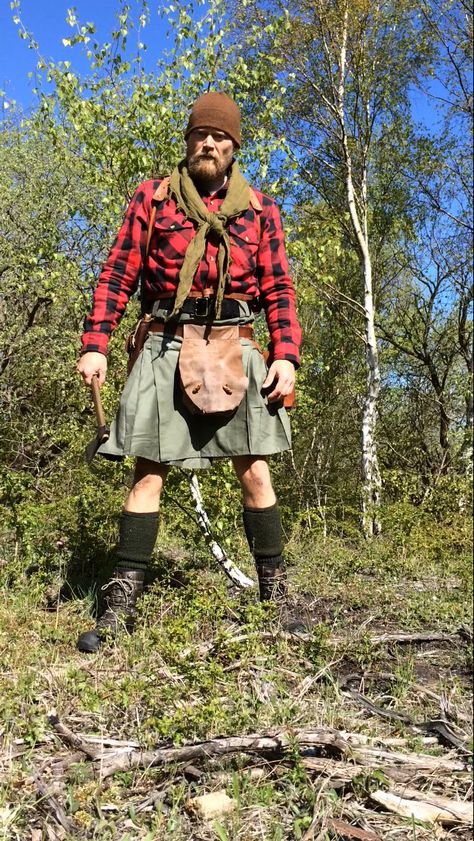 Kilt for bushcraft use Viking Bushcraft, Hunting Necessities, Bushcraft Projects, Tactical Kilt, Bushcraft Skills, Kilt Outfits, Bushcraft Gear, Bush Craft, Bushcraft Camping