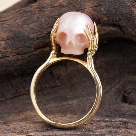 Pearl Skull, Jewelry Mood Board, Goth Ring, Sparkly Accessories, Skull Rings, Cute Engagement Rings, Metalsmithing Jewelry, Beating Heart, Skull Jewelry