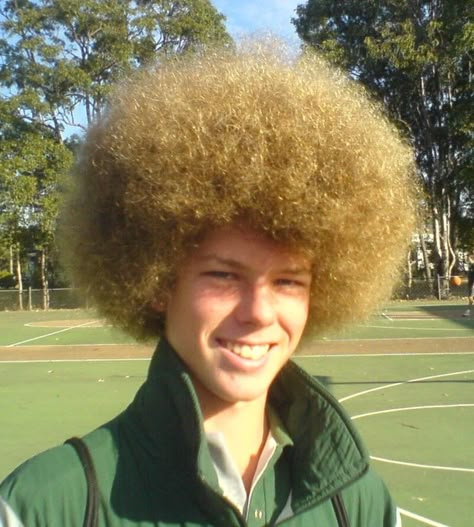 Curly Hair Funny, Blond Curly Hair Men, Curly Hair White Boy, White Boys With Curly Hair, Cute White Boys With Curly Hair, White Afro, Blonde Afro, Afro Hairstyles Men, Afro Men