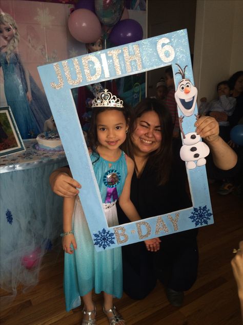 Frozen Photo Booth, Frozen Theme Party Decorations, Frozen Birthday Decorations, Olaf From Frozen, Frozen Diy, Frozen Party Decorations, Frozen Birthday Theme, Disney Princess Birthday Party, Disney Frozen Birthday