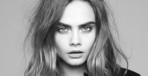 I am marry Cara Delevingne. Which supermodel are you? Micro Pony, Straight Weave Hairstyles, 얼굴 드로잉, Summer Makeup Looks, Barefoot Blonde, Square Face Shape, Wig Store, 사진 촬영 포즈, Easy Face Masks