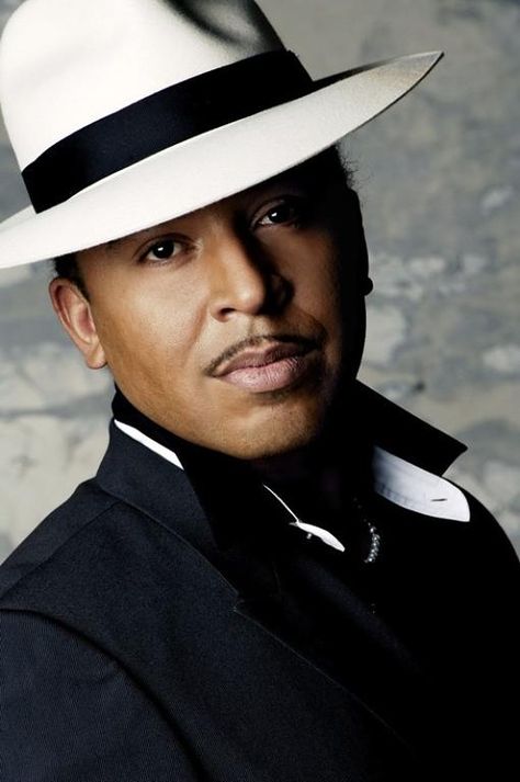 Lou Bega (born David Lubega), German musician of Italian and Ugandan descent. He is most famous for his one-hit wonder "Mambo No. 5", which is a remake of the Perez Prado instrumental from 1949. He added his own words to the song and sampled the original version extensively. Mambo No 5, Lou Bega, German Celebrities, German Movies, One Hit Wonder, Civil Rights Leaders, Famous Black, African People, Music Blog