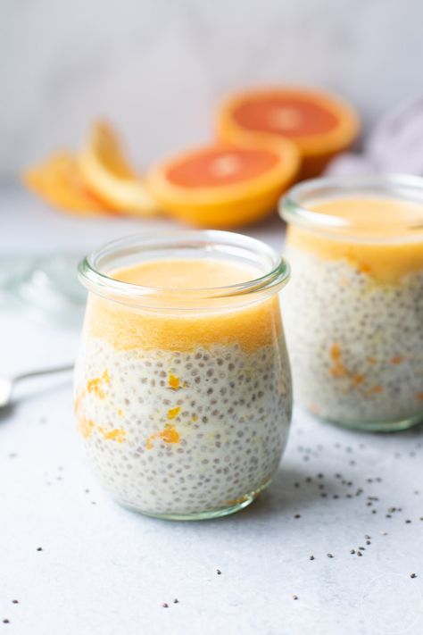 Creamsicle Chia Pudding - This healthy pudding is an easy make ahead breakfast. Made with coconut milk, fresh oranges, chia seeds and a splash of vanilla, it tastes like a creamsicle! You can also enjoy it as a healthy dessert. #chiapudding #mealprep #healthyrecipes Orange Chia Pudding, Make Ahead Breakfast Recipes, Easy Make Ahead Breakfast, Healthy Pudding, Chia Pudding Recipe, Seed Recipes, Coconut Chia Pudding, Coconut Chia, Chia Pudding Recipes