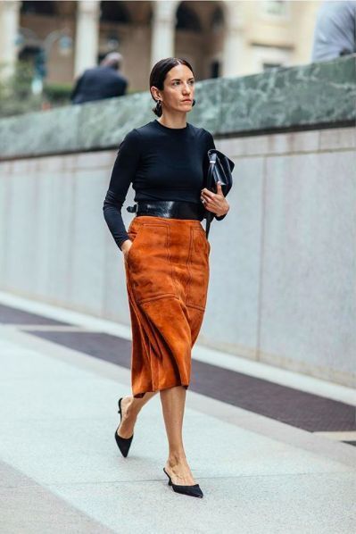 70 Outfits, Business Professional Outfits, Brown Skirt, Orange Skirt, Trendy Skirts, Event Outfit, Looks Street Style, Skirt Outfit, Looks Chic