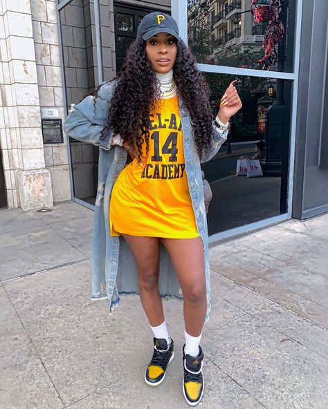 Cute Outfits Black Women, Cute Outfits Black, Jersey Outfit Women, Jersey Dress Outfit, Winter Outfits 2022, Girlfriend Clothes, Isee Hair, Jordan Fits, Girls Winter Outfits