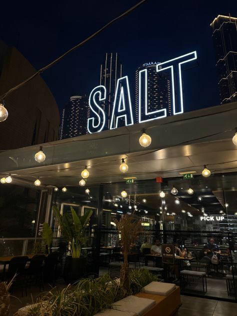 Salt Dubai, Dubai Aesthetic Night, Emirates Cabin Crew, Dubai Food, Dubai Aesthetic, Dubai Lifestyle, Night Food, Dubai City, Food Restaurant