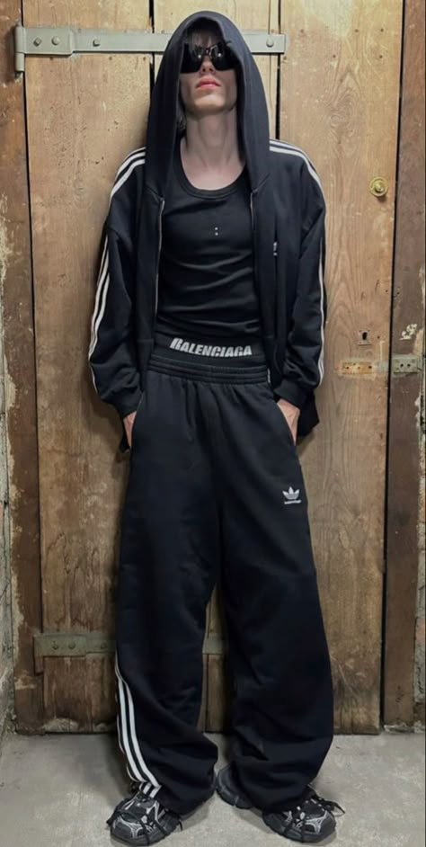 Black Adidas Sweatpants Outfit, Balenciaga Outfit, Mens Fashion Week Street Style, Masc Outfits, Clothing Shops, Archive Fashion, Black Streetwear, Swaggy Outfits, Mode Inspo