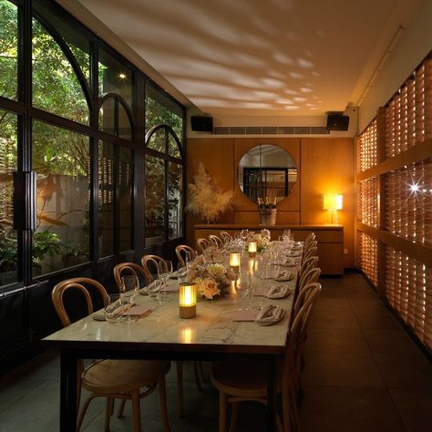 Private Dining Rooms In Restaurants, Private Dinning Ideas, Homey Restaurant Interior Design, Private Restaurant Room, Family Restaurant Aesthetic, Private Dining Room Restaurant Design, Private Room Restaurant, Fine Dining Restaurant Interior Design, Restaurant Private Room