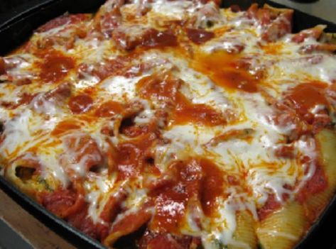 Cream Cheese Stuffed Shells Cream Cheese Stuffed Shells, Cheese Stuffed Shells Recipe, Recipes Cream Cheese, Recipes For Newlyweds, Shell Pasta Recipes, Jumbo Pasta Shells, Shells Recipe, Cheese Stuffed Shells, Pasta Shells