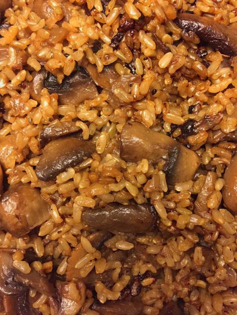 Brown Rice Side Dish, Mushrooms And Rice, Mushroom Rice Recipes, Dirty Rice Recipe, Vegan Mashed Potatoes, Pasta Easy, Mushroom Rice, Rice Side, Dirty Rice