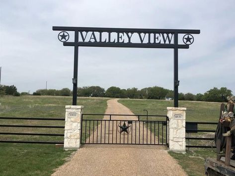 Entry gates for Ranches, Texas ranch entrance gates - LE Fence, Texas Ranch Entry Gates, Ranch Signs Entrance, Ranch Entrance Gates, Farm Gates Entrance, Ranch Entrance Ideas, Ranch Fence, Ranch Entrance, Ranch Fencing, Farm Entrance