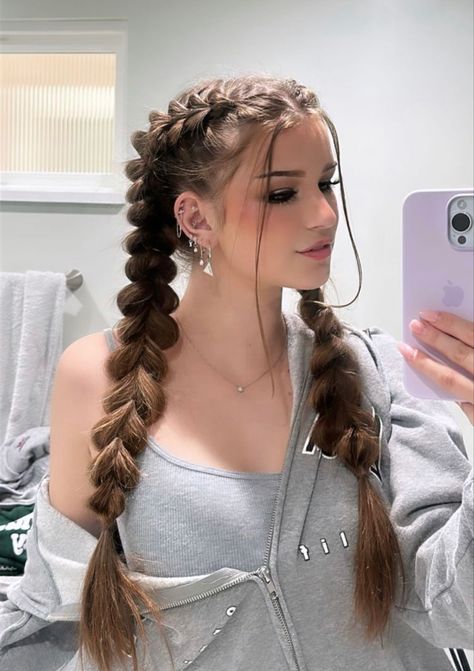 Κούρεμα Bob, Modele Fitness, Hairstyle Examples, Fishtail Braid, Hair Up Styles, Hairdo For Long Hair, Hair Stylist Life, Easy Hairstyles For Long Hair, Hairstyles For School