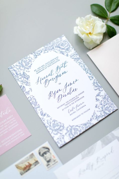 Dutch-delft-themed wedding stationary Delft Blue Wedding, Delft Wedding, Reception Venue Ideas, Chinoiserie Invitation, Chinoiserie Wedding, Wedding Photo Booth Props, Dutch Delft, Small Wedding Cakes, Wedding Thanks