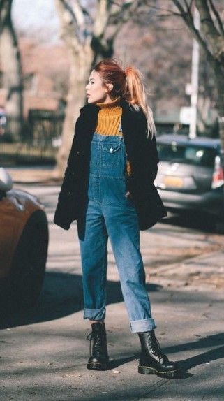 20 Best Spring Women Outfits for Street Style #springoutfits #womenoutfits Overalls Outfit Winter, Spring Women Outfits, Martens Outfit, Dr Martens Outfit, Luanna Perez, Overalls Vintage, Martens Style, Skirt Diy, Vintage Overalls